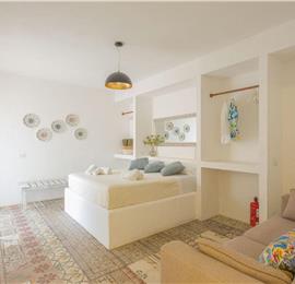 4 bedroom villa with infinity pool, Alcamo, sleeps 6-8